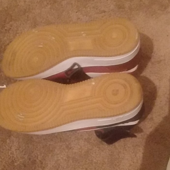 Shoe - Picture 3 of 4